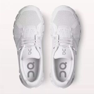 On Running Cloud 5 Womens Size 8.5 All White NEW!